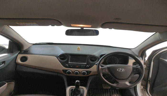 2017 Hyundai Grand i10 SPORTZ (O) AT 1.2 KAPPA VTVT, Petrol, Automatic, 1,00,057 km, interior