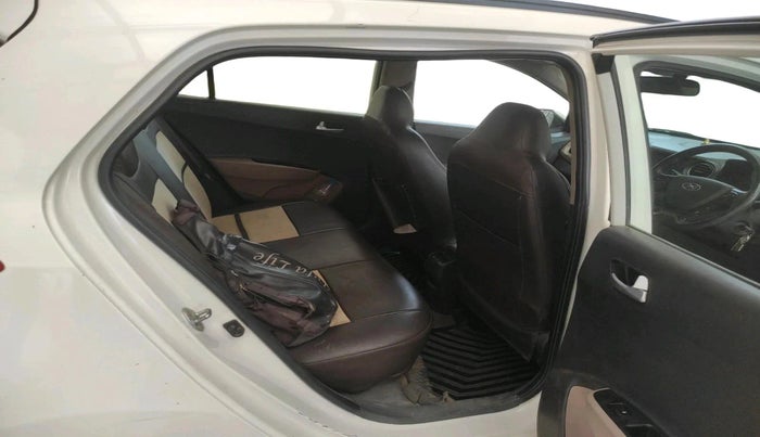 2017 Hyundai Grand i10 SPORTZ (O) AT 1.2 KAPPA VTVT, Petrol, Automatic, 1,00,057 km, interior