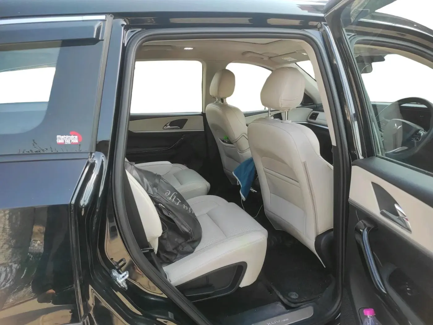 2024 Mahindra XUV700 AX 7 Luxury Pack Petrol AT 6 STR, Petrol, Automatic, 23,400 km, interior