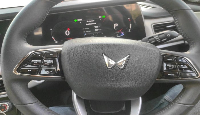 2024 Mahindra XUV700 AX 7 Luxury Pack Petrol AT 6 STR, Petrol, Automatic, 23,390 km, interior