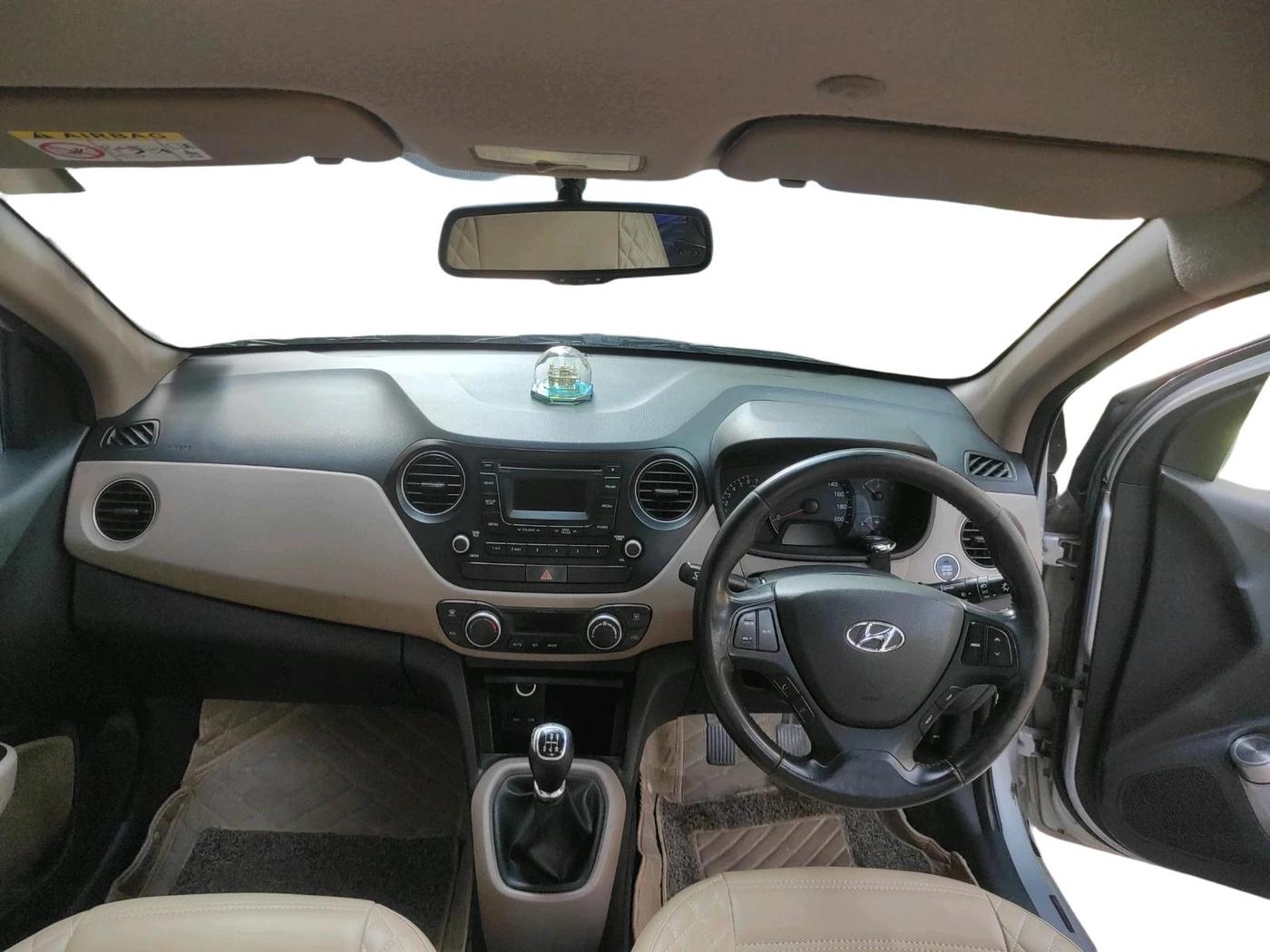 2015 Hyundai Xcent SX 1.2 (O), Petrol, Manual, 47,701 km, interior