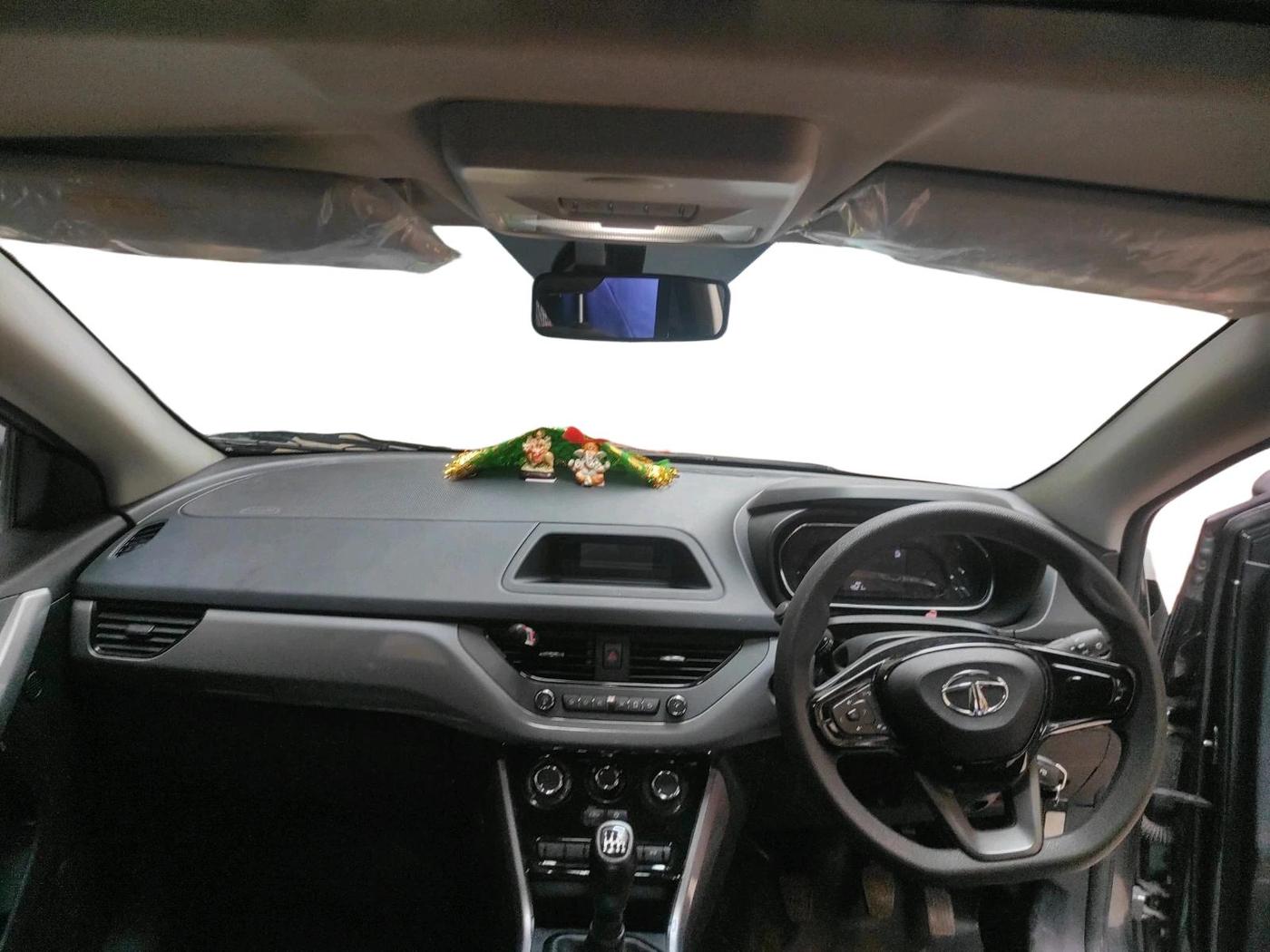 2023 Tata NEXON XM SUNROOF PETROL, Petrol, Manual, 4,521 km, interior
