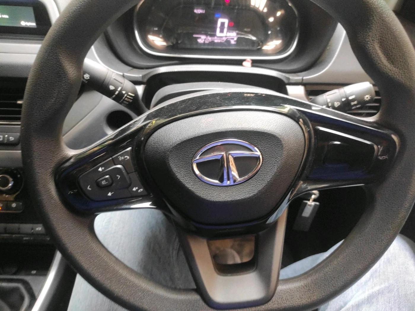 2023 Tata NEXON XM SUNROOF PETROL, Petrol, Manual, 4,521 km, interior