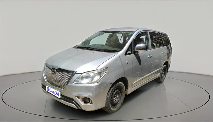 2014 Toyota Innova 2.5 GX 7 STR, Diesel, Manual, 1,92,912 km, exterior
