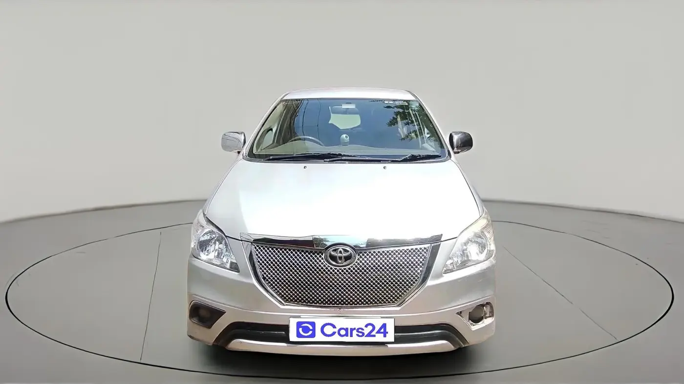 2014 Toyota Innova 2.5 GX 7 STR, Diesel, Manual, 1,92,912 km, exterior