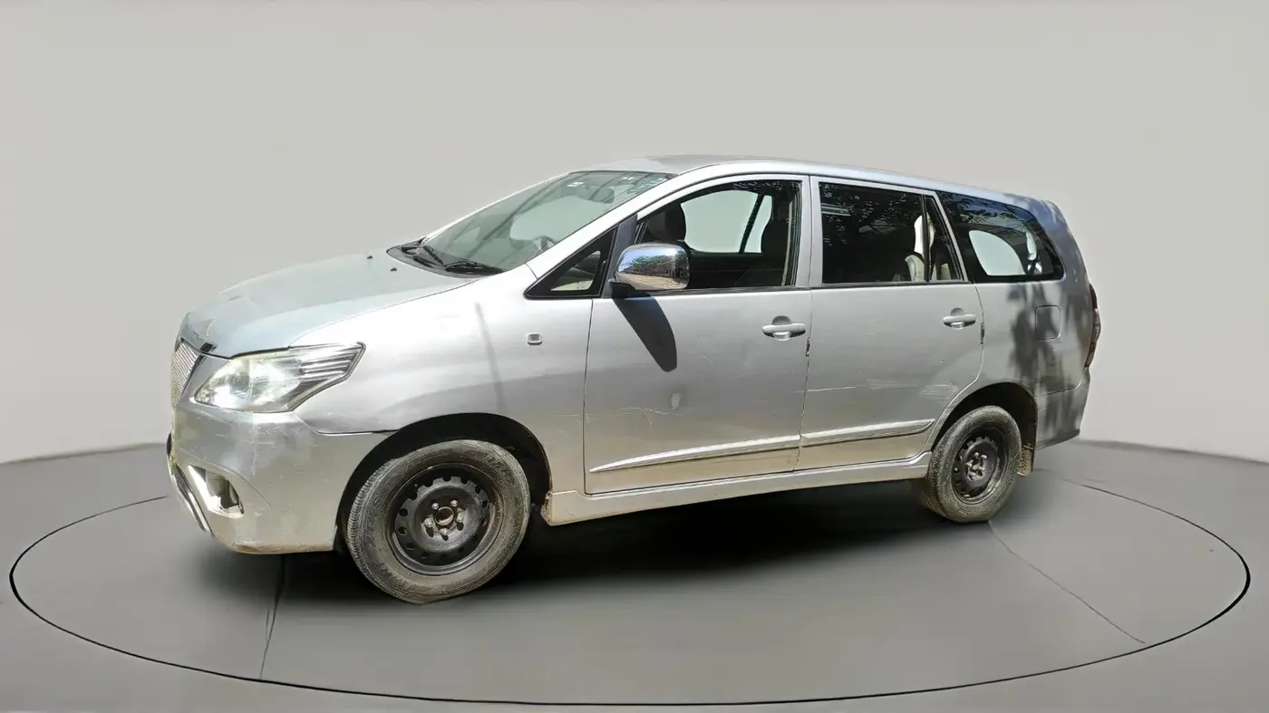 2014 Toyota Innova 2.5 GX 7 STR, Diesel, Manual, 1,92,912 km, exterior
