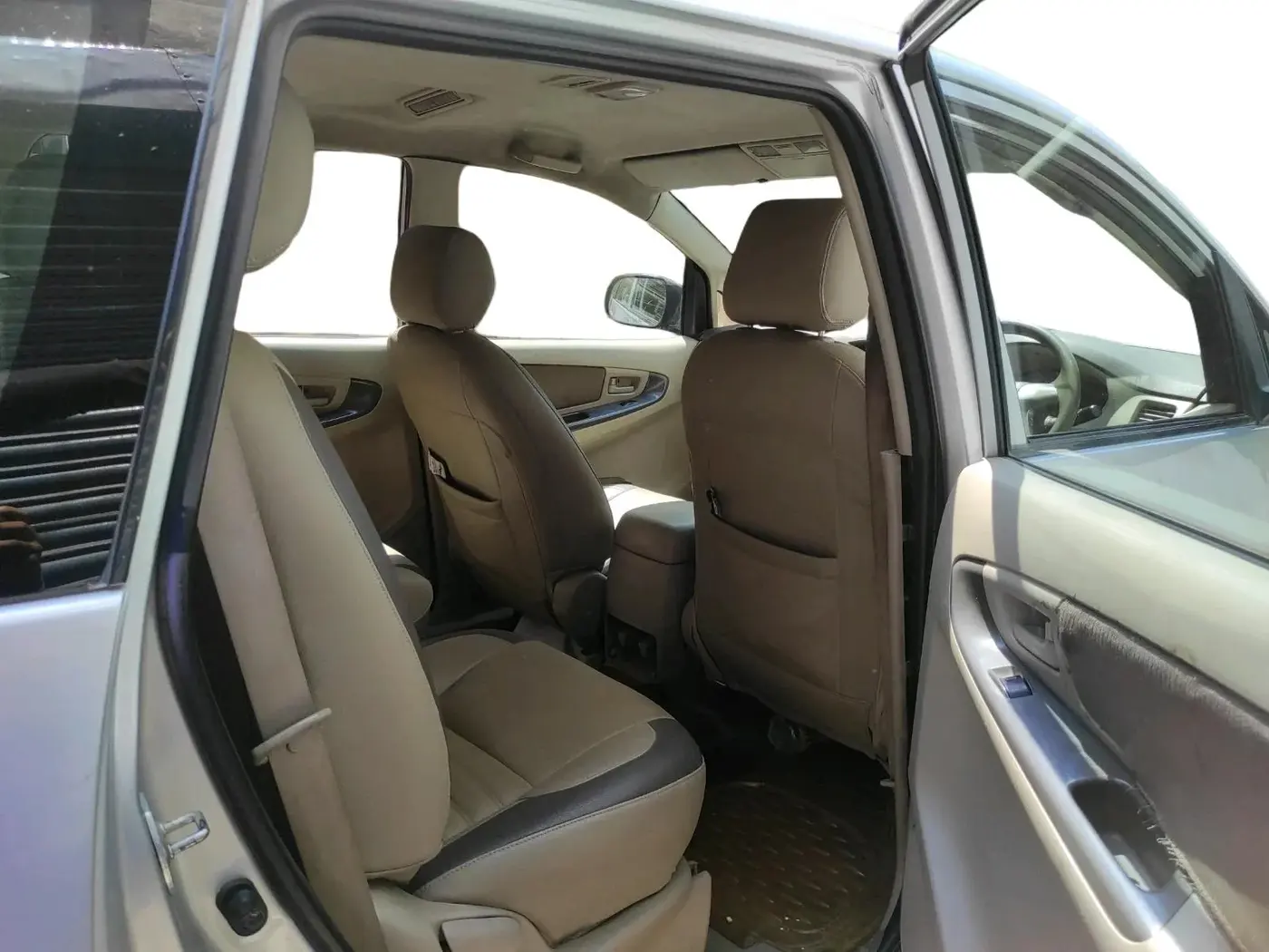 2014 Toyota Innova 2.5 GX 7 STR, Diesel, Manual, 1,92,912 km, interior