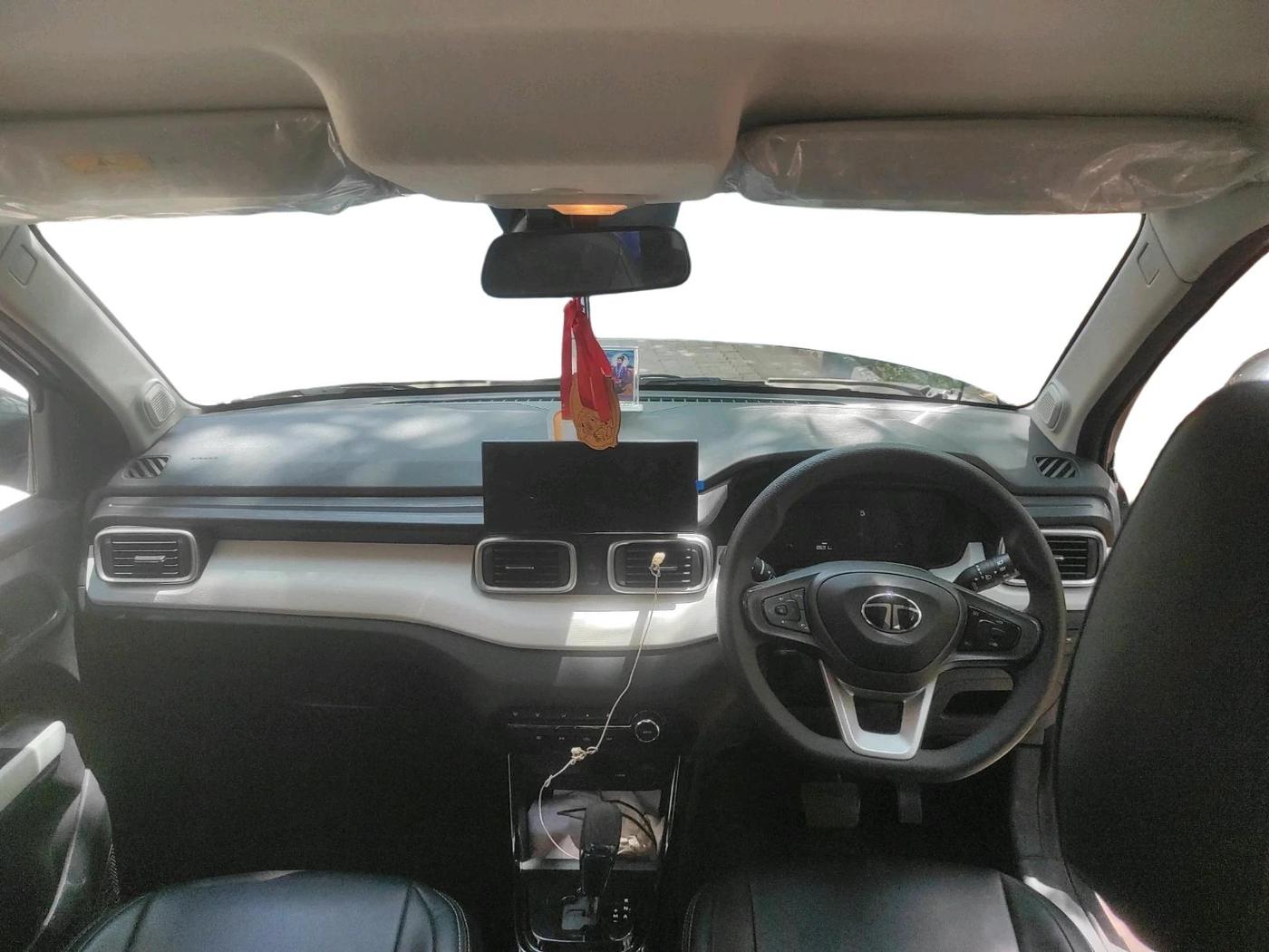 2024 Tata PUNCH Accomplished Plus AMT, Petrol, Automatic, 18,691 km, interior
