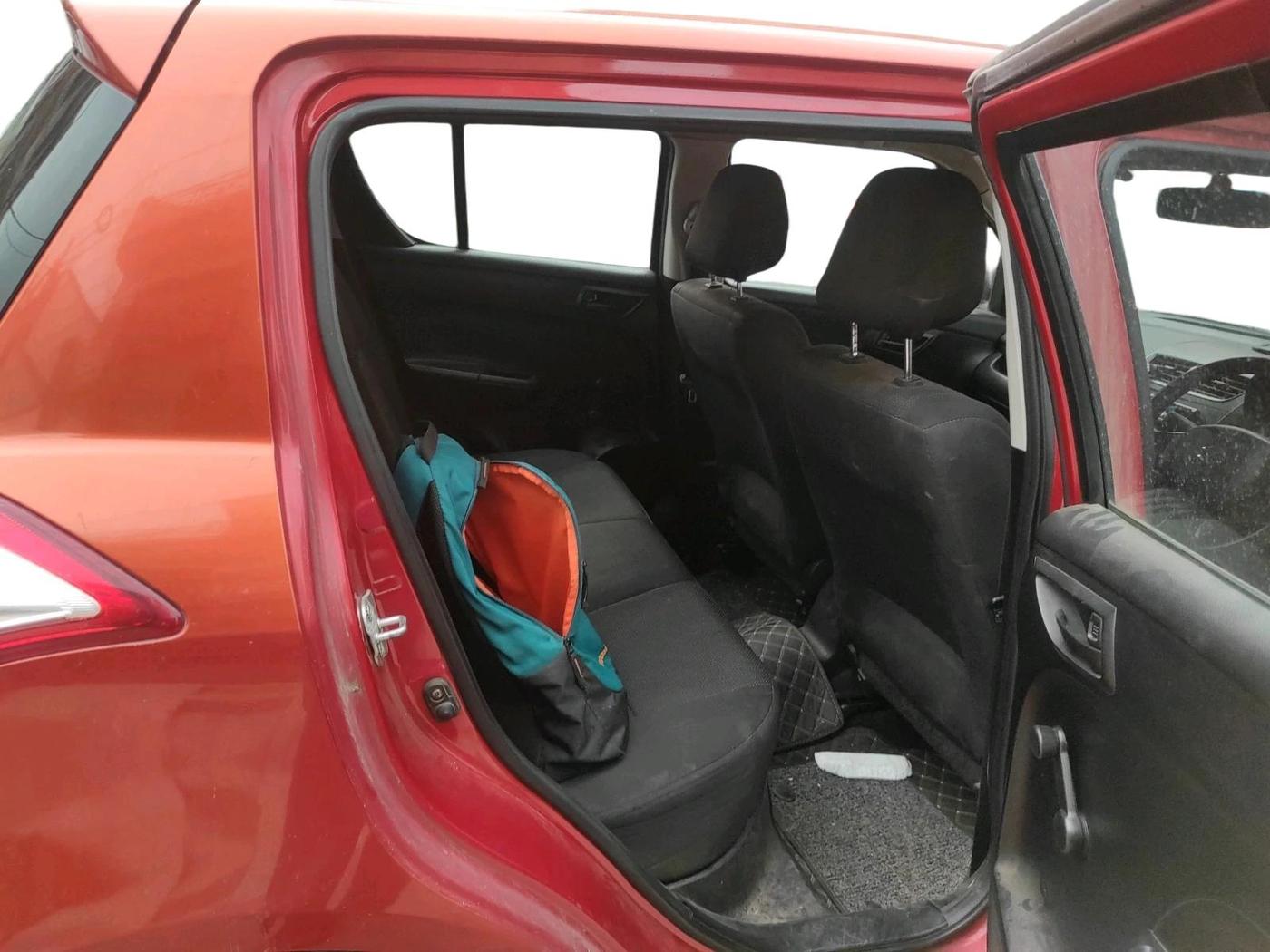 2011 Maruti Swift LXI, Petrol, Manual, 1,03,405 km, interior
