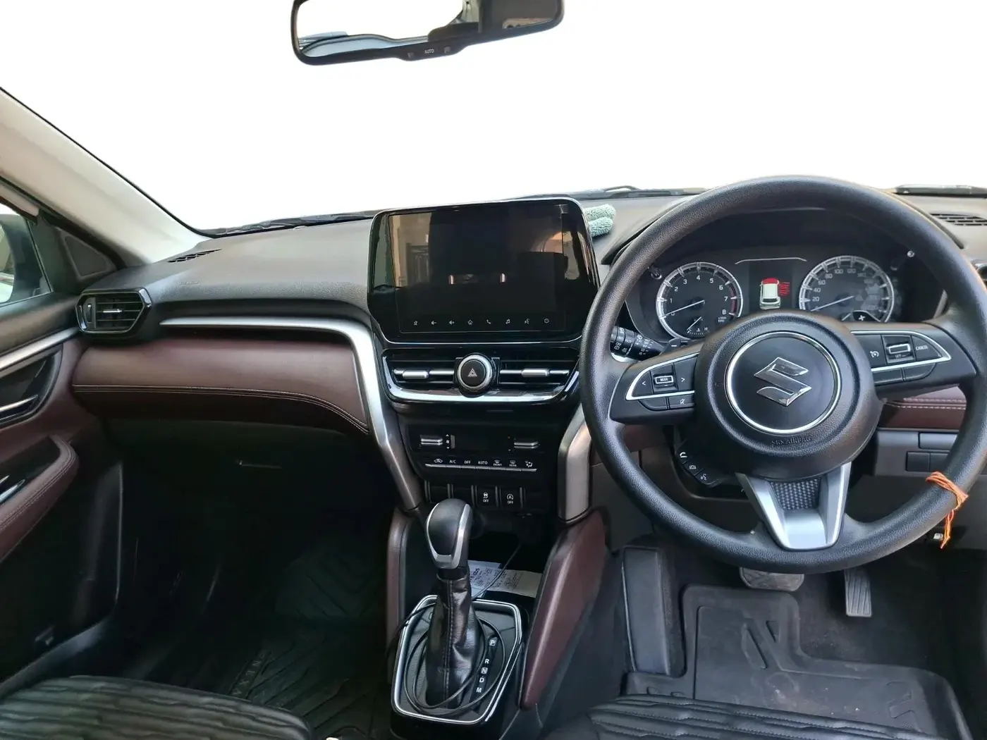 2025 Maruti Grand Vitara ZETA SMART HYBRID AT, Petrol, Automatic, 16,415 km, interior
