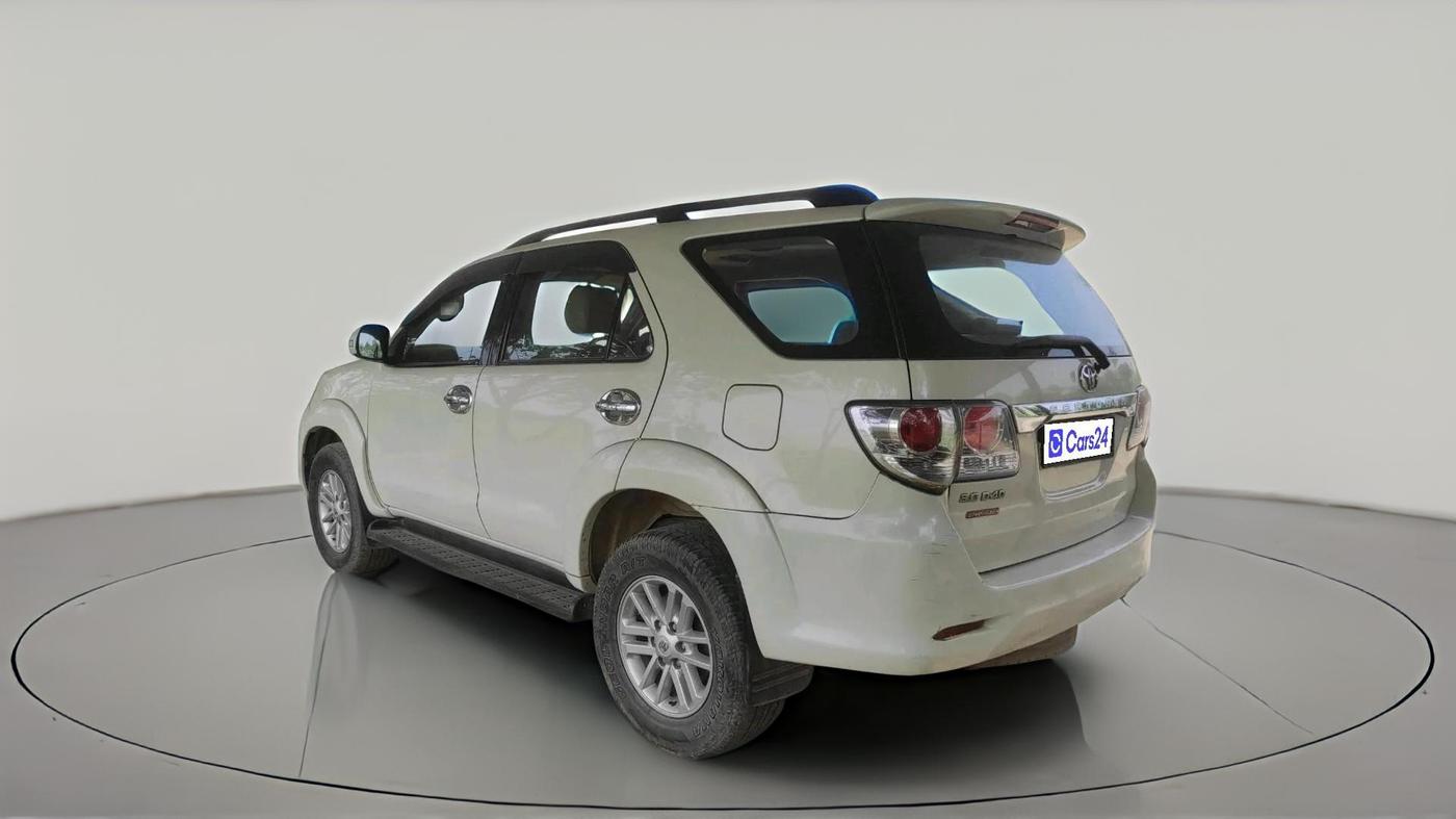 2014 Toyota Fortuner 3.0 4X2 AT, Diesel, Automatic, 2,74,675 km, exterior