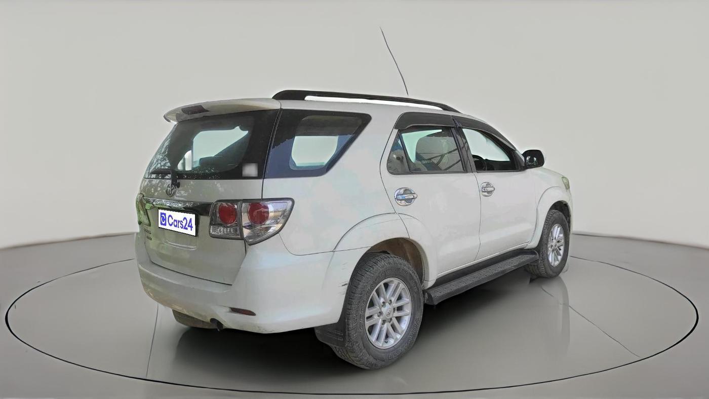 2014 Toyota Fortuner 3.0 4X2 AT, Diesel, Automatic, 2,74,675 km, exterior