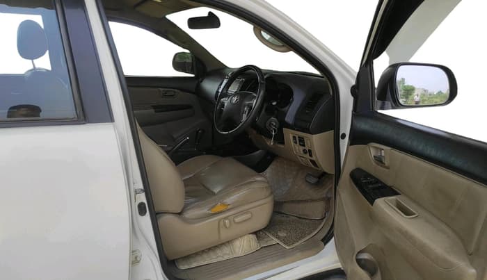 2014 Toyota Fortuner 3.0 4X2 AT, Diesel, Automatic, 2,74,675 km, interior