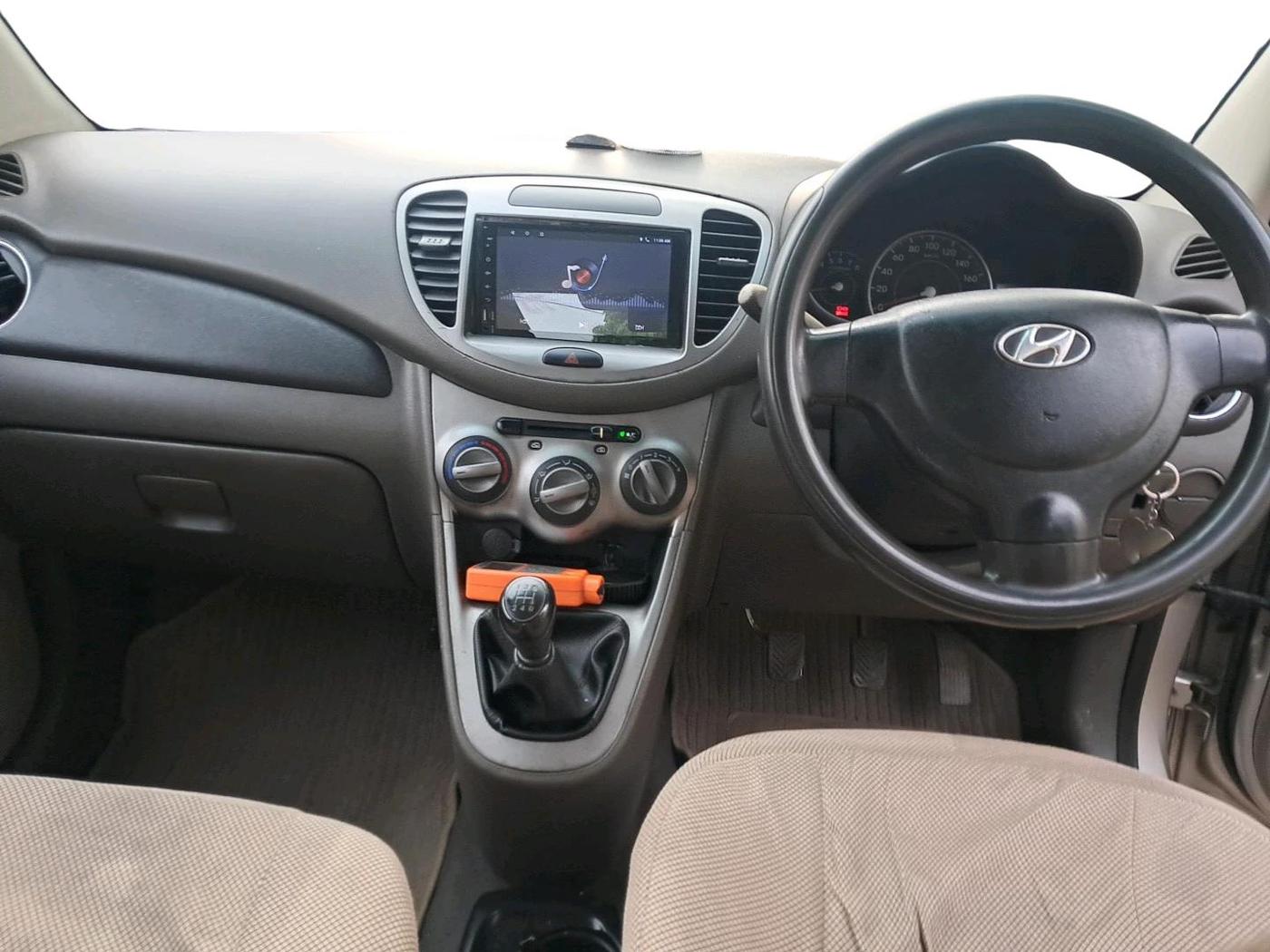 2011 Hyundai i10 MAGNA 1.2, Petrol, Manual, 1,22,038 km, interior