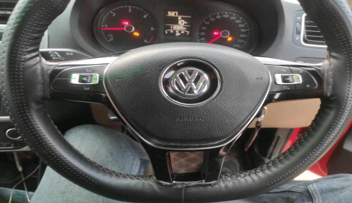 2014 Volkswagen Polo HIGHLINE1.5L, Diesel, Manual, 1,13,385 km, interior