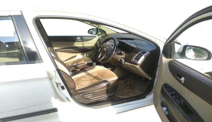 2011 Hyundai i20 SPORTZ 1.2, Petrol, Manual, 1,14,500 km, interior