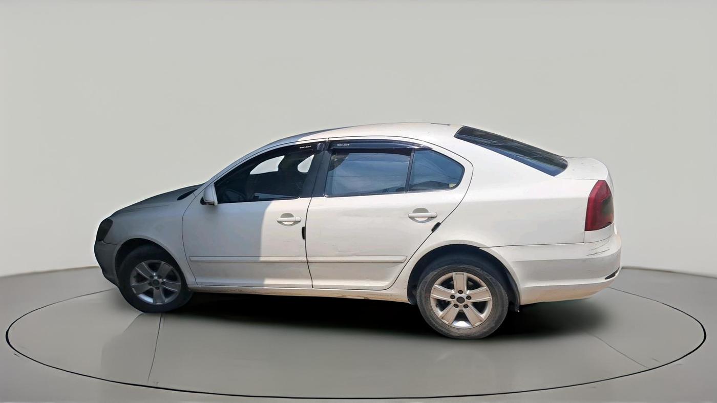 2011 Skoda Laura AMBIENTE 2.0 TDI CR MT, Diesel, Manual, 1,33,248 km, exterior