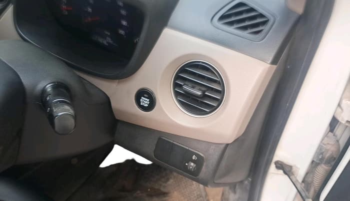2014 Hyundai Xcent SX 1.2 (O), Petrol, Manual, 2,14,648 km, interior