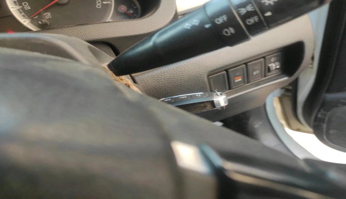 2011 Maruti Swift ZXI, Petrol, Manual, 1,17,339 km, interior