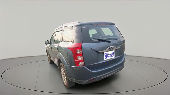 2015 Mahindra XUV500 W10, Diesel, Manual, 1,84,461 km, exterior