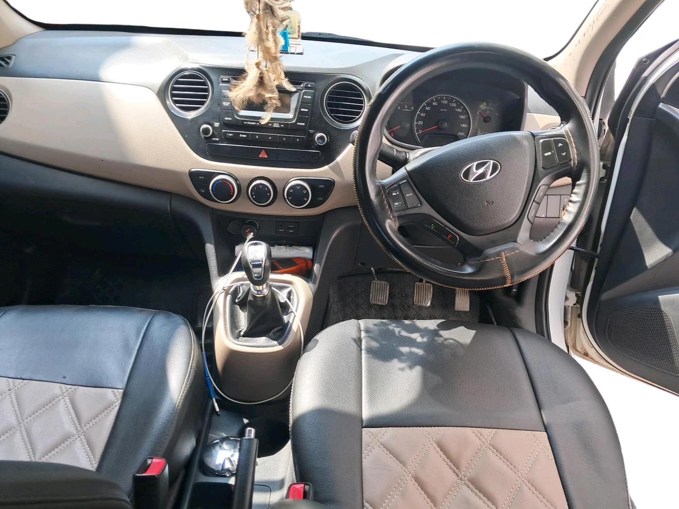2015 Hyundai Grand i10 SPORTZ 1.1 CRDI, Diesel, Manual, 1,13,560 km, interior