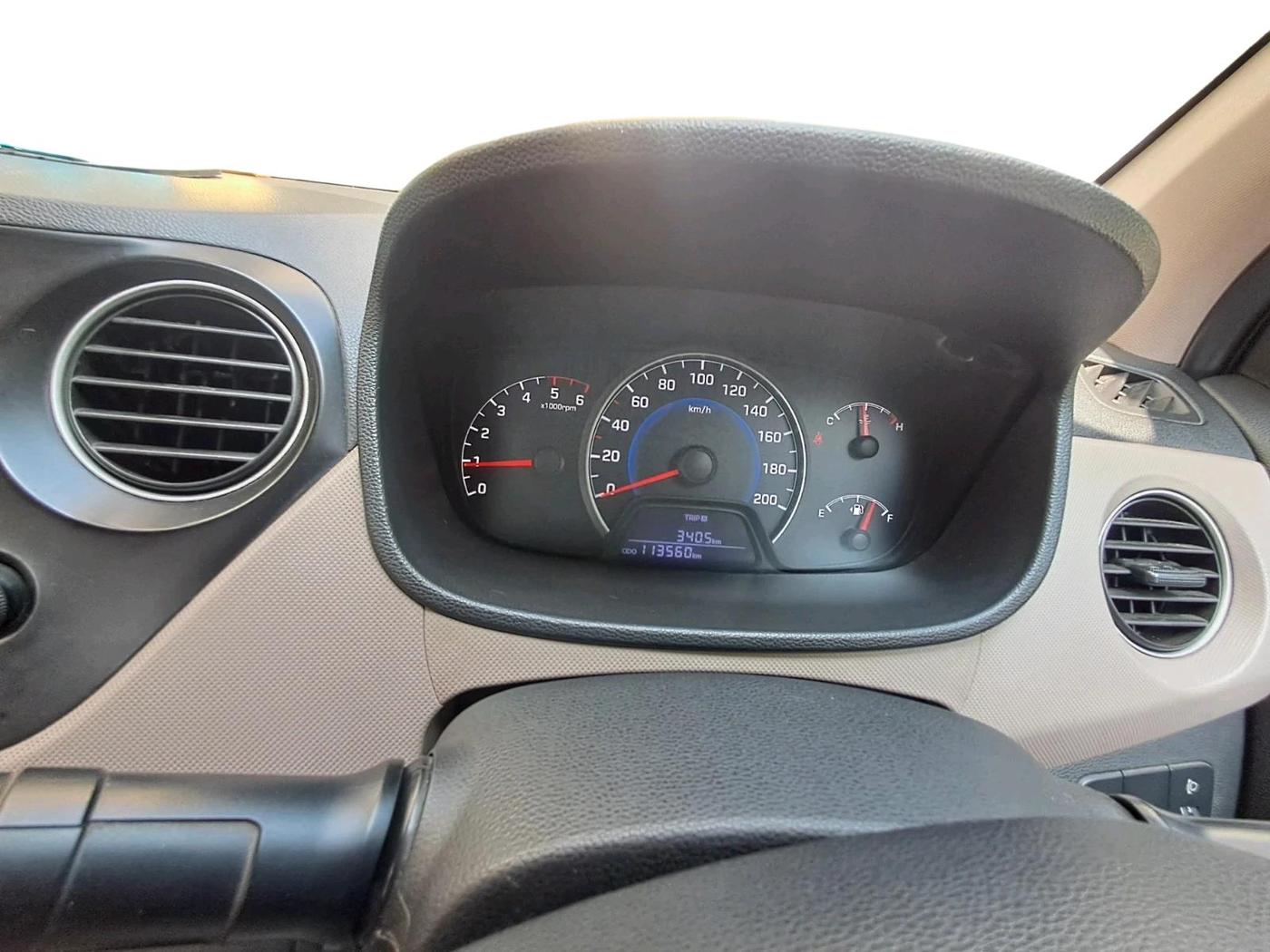 2015 Hyundai Grand i10 SPORTZ 1.1 CRDI, Diesel, Manual, 1,13,560 km, interior