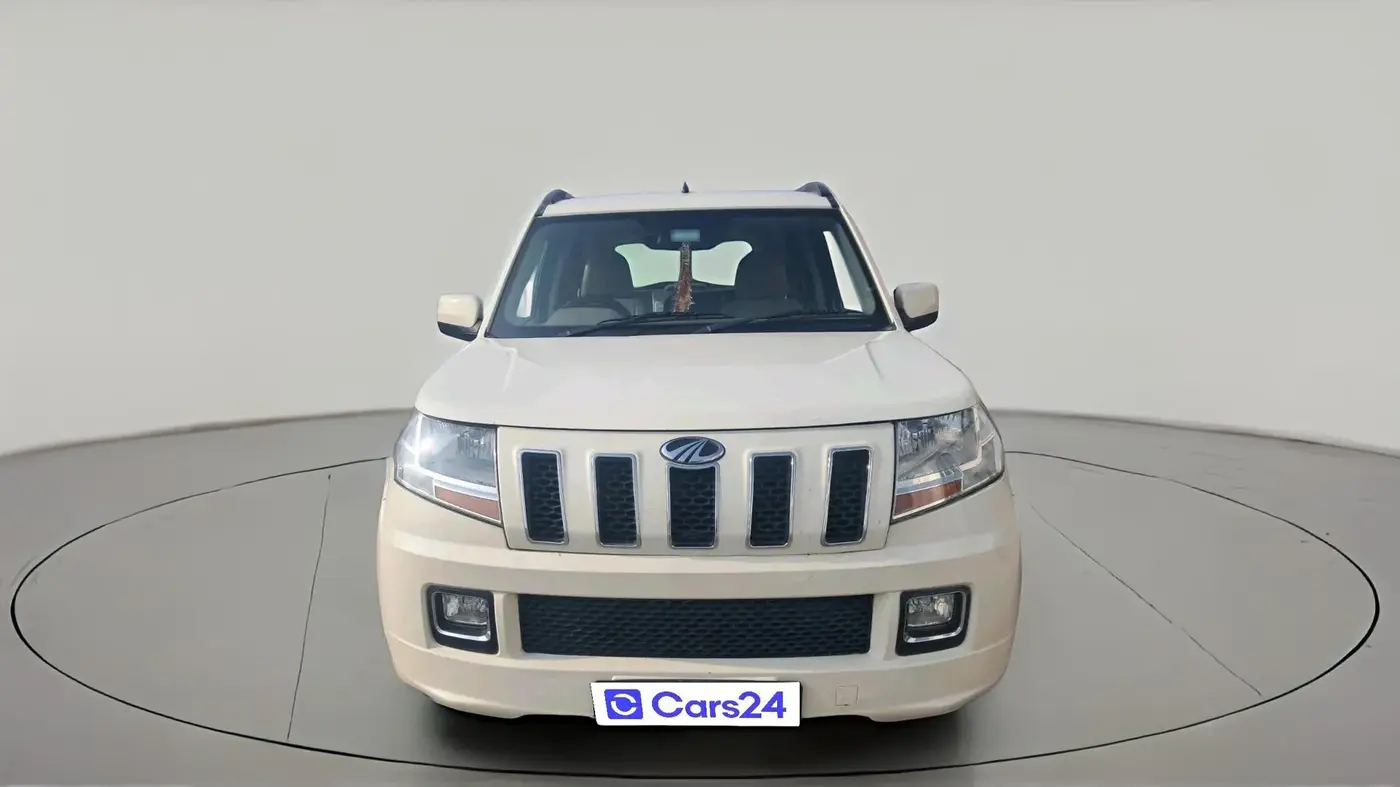 2017 Mahindra TUV300 T8, Diesel, Manual, 1,43,296 km, exterior