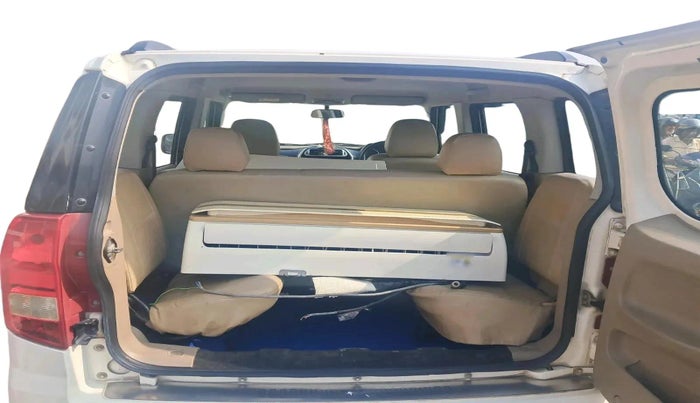 2017 Mahindra TUV300 T8, Diesel, Manual, 1,43,296 km, exterior