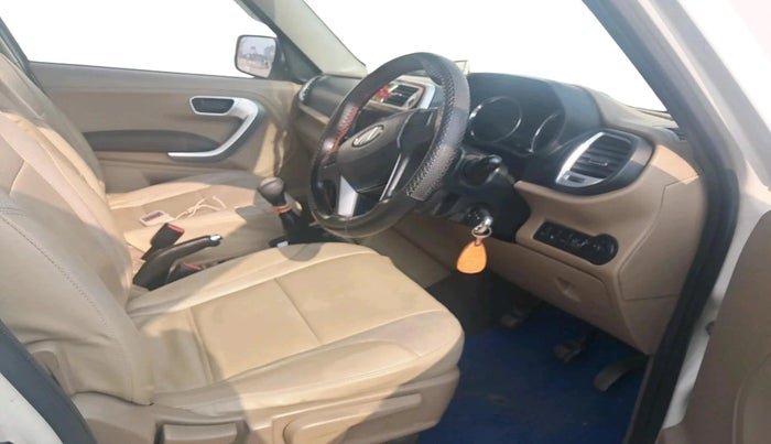 2017 Mahindra TUV300 T8, Diesel, Manual, 1,43,296 km, interior