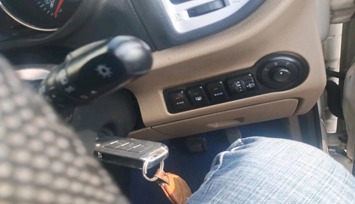 2017 Mahindra TUV300 T8, Diesel, Manual, 1,43,296 km, interior