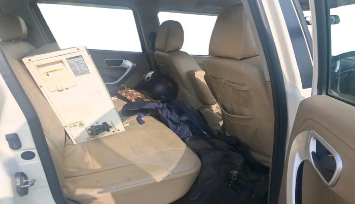 2017 Mahindra TUV300 T8, Diesel, Manual, 1,43,296 km, interior