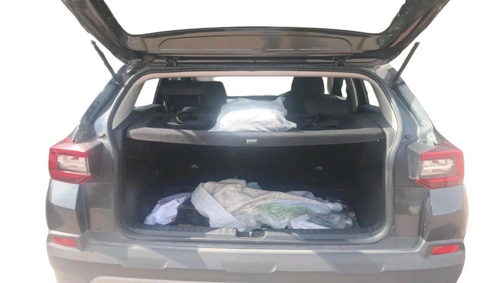 2025 Skoda Kylaq Signature Plus AT, Petrol, Automatic, 34,480 km, exterior