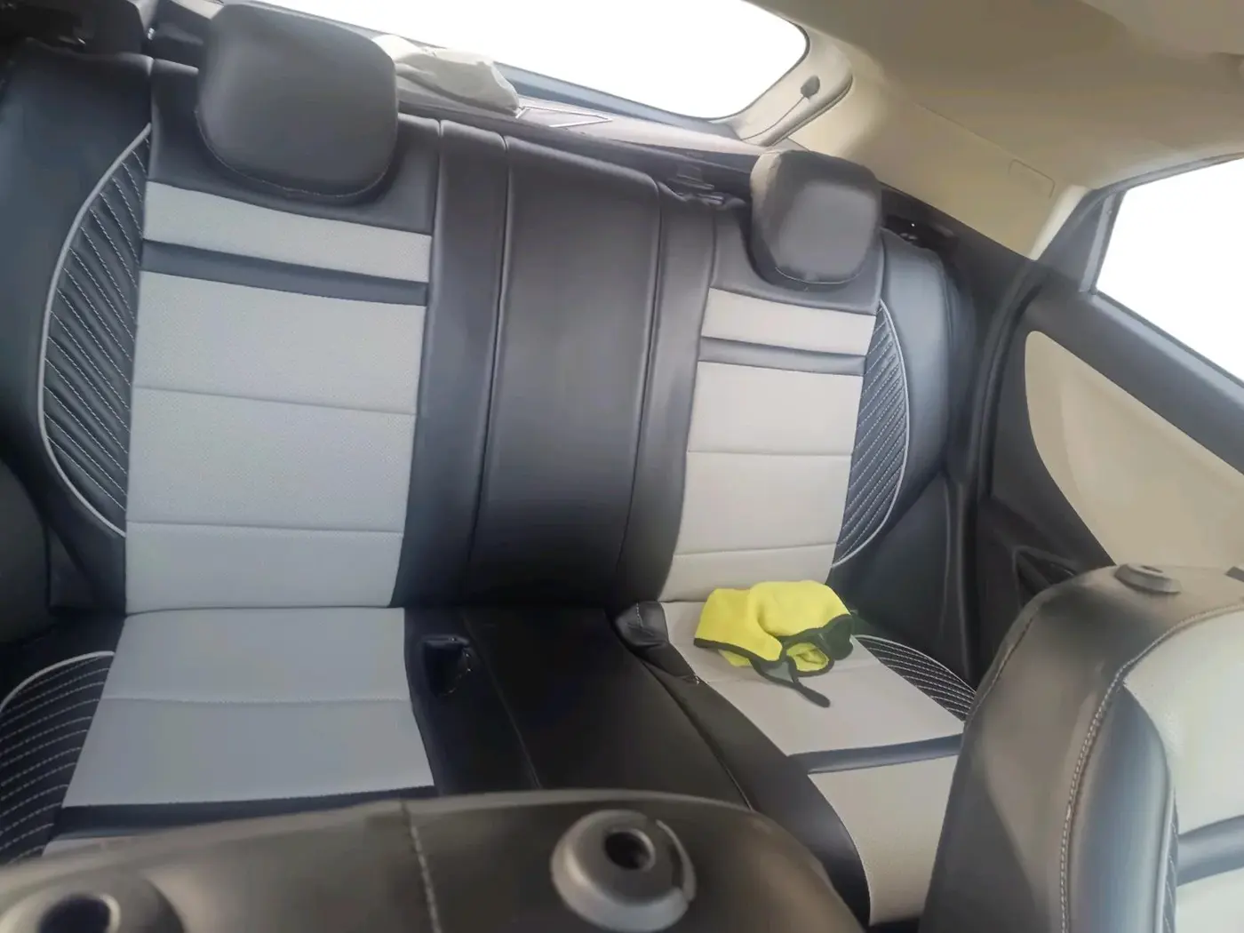 2024 Tata NEXON PURE SUNROOF 1.2 PETROL, Petrol, Manual, 13,850 km, interior