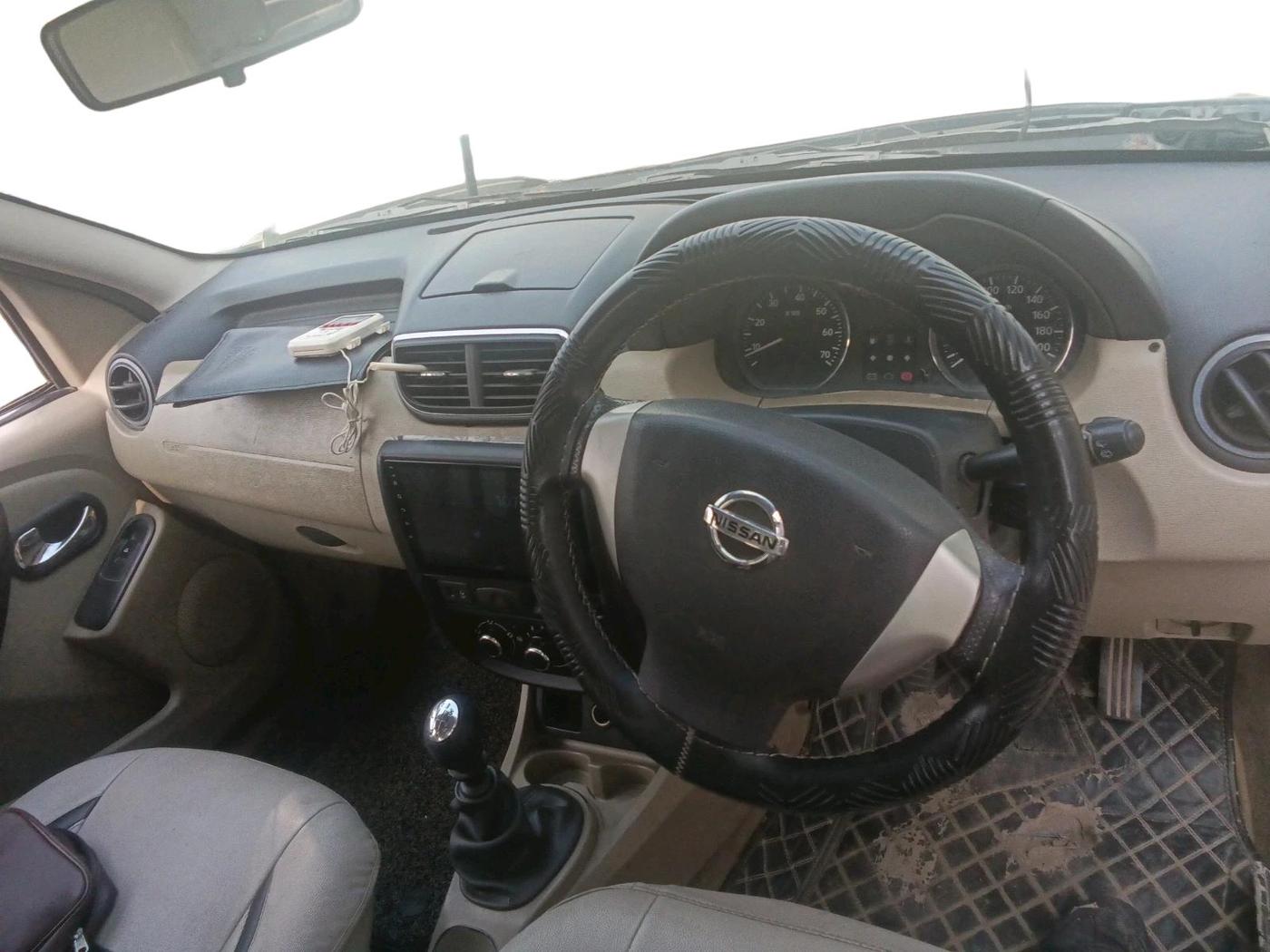 2013 Nissan Terrano XV D THP 110 PS, Diesel, Manual, 1,24,663 km, interior