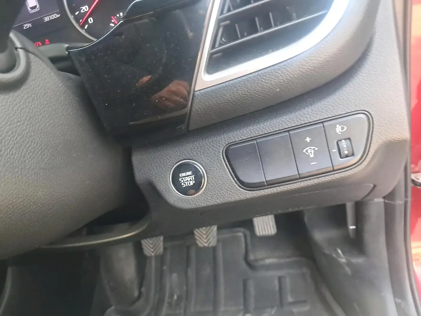 2020 KIA SELTOS HTK PLUS 1.5, Petrol, Manual, 38,500 km, interior