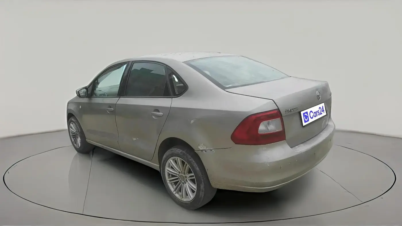 2014 Skoda Rapid ELEGANCE 1.6 TDI CR MT, Diesel, Manual, 1,02,038 km, exterior