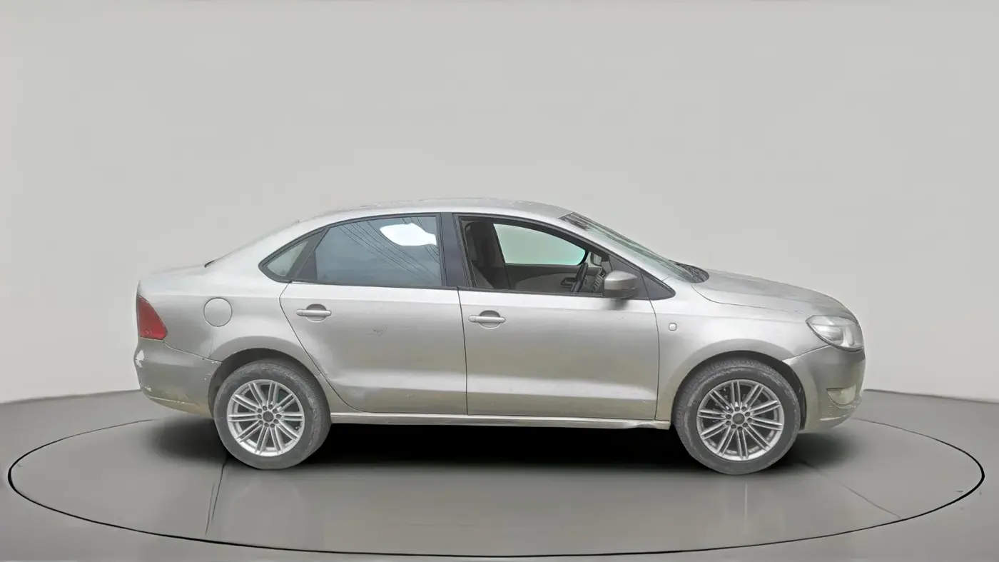2014 Skoda Rapid ELEGANCE 1.6 TDI CR MT, Diesel, Manual, 1,02,038 km, exterior