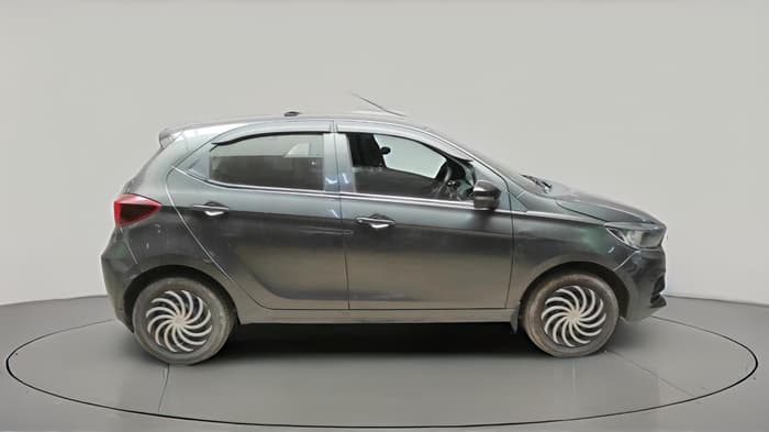 2022 Tata Tiago XT (O) PETROL, Petrol, Manual, 52,616 km, exterior