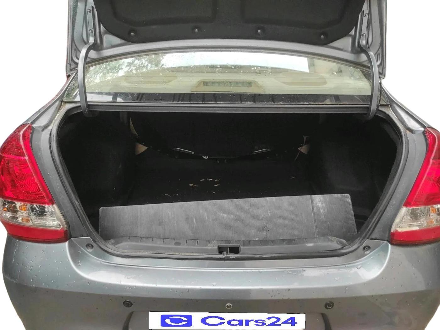 2017 Toyota Etios VXD PLATINUM, Diesel, Manual, 1,36,864 km, exterior
