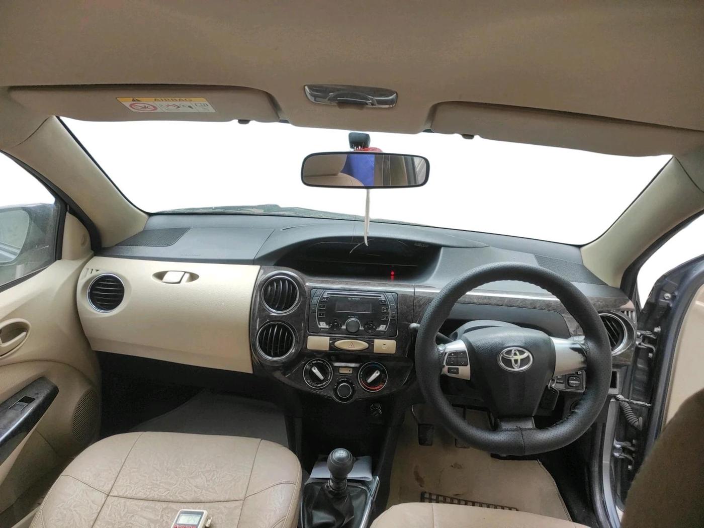 2017 Toyota Etios VXD PLATINUM, Diesel, Manual, 1,36,864 km, interior