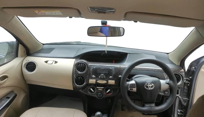 2017 Toyota Etios VXD PLATINUM, Diesel, Manual, 1,36,864 km, interior
