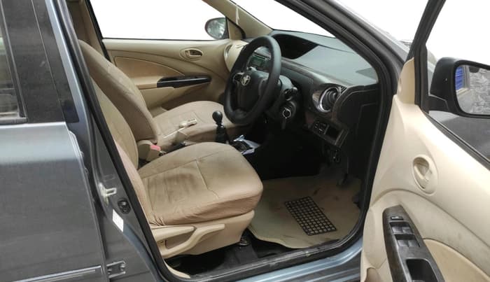 2017 Toyota Etios VXD PLATINUM, Diesel, Manual, 1,36,864 km, interior