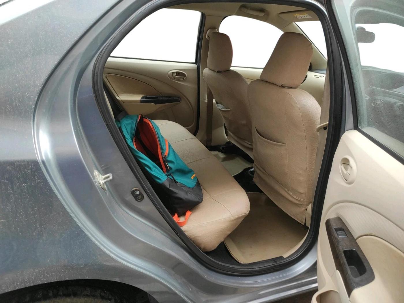 2017 Toyota Etios VXD PLATINUM, Diesel, Manual, 1,36,864 km, interior