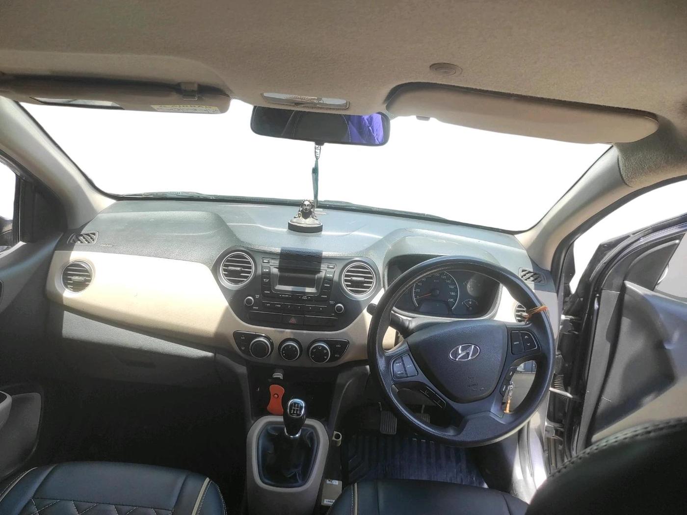 2016 Hyundai Grand i10 SPORTZ 1.2 KAPPA VTVT, CNG, Manual, 1,07,641 km, interior