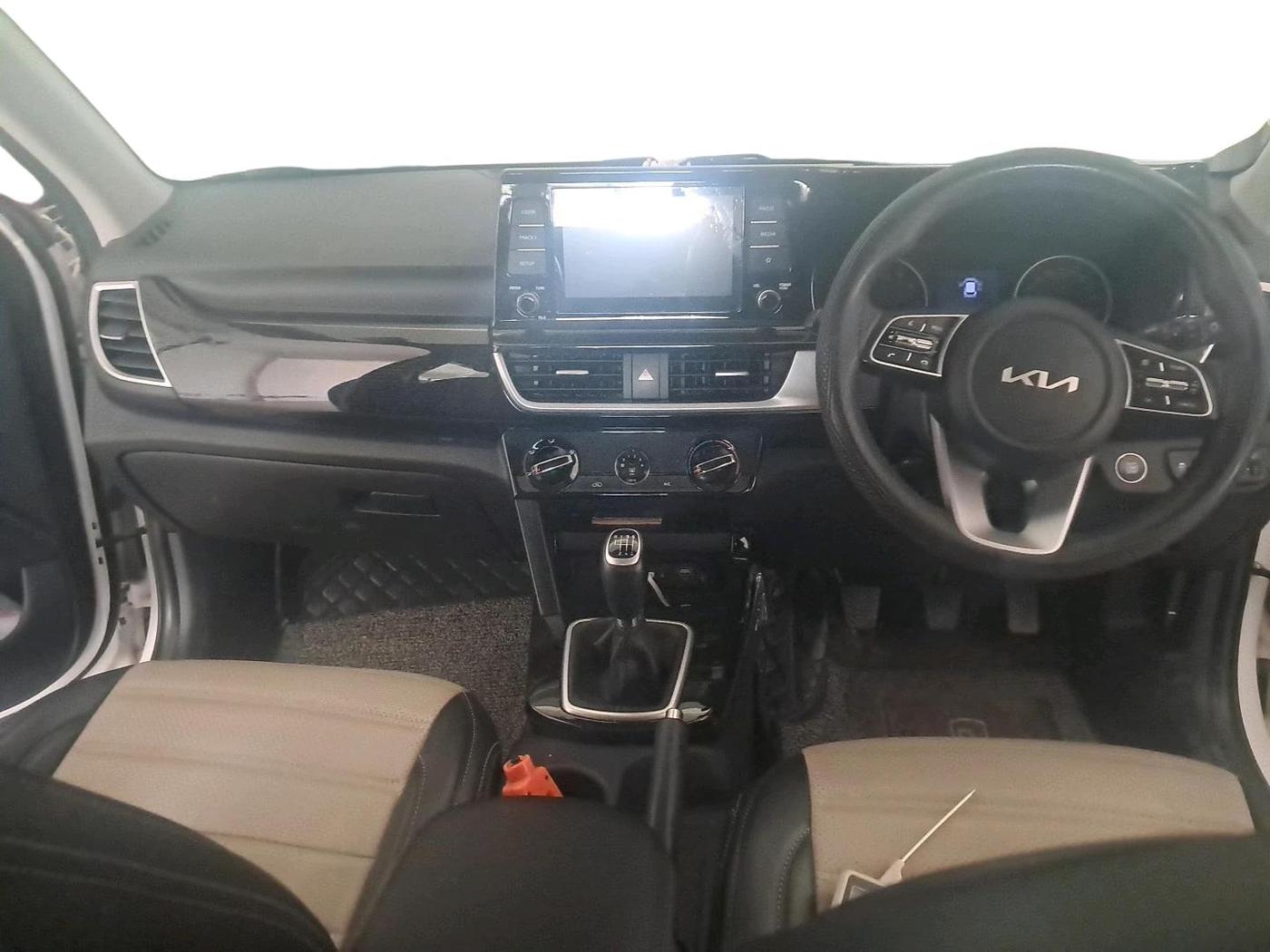 2022 KIA SELTOS HTK PLUS 1.5, Petrol, Manual, 25,846 km, interior