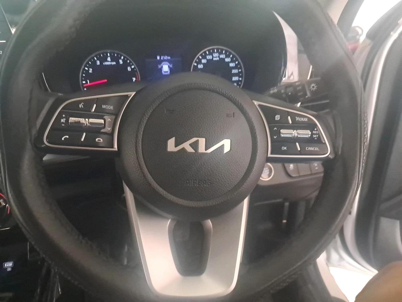 2022 KIA SELTOS HTK PLUS 1.5, Petrol, Manual, 25,846 km, interior