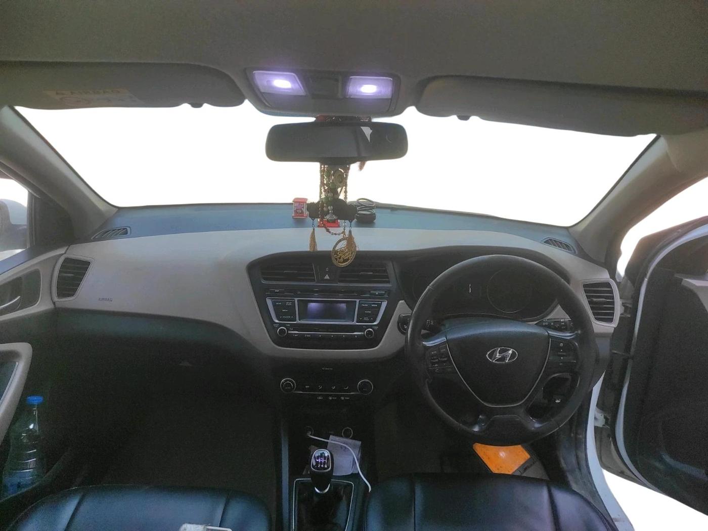 2015 Hyundai Elite i20 ASTA 1.4 CRDI, Diesel, Manual, 95,000 km, interior