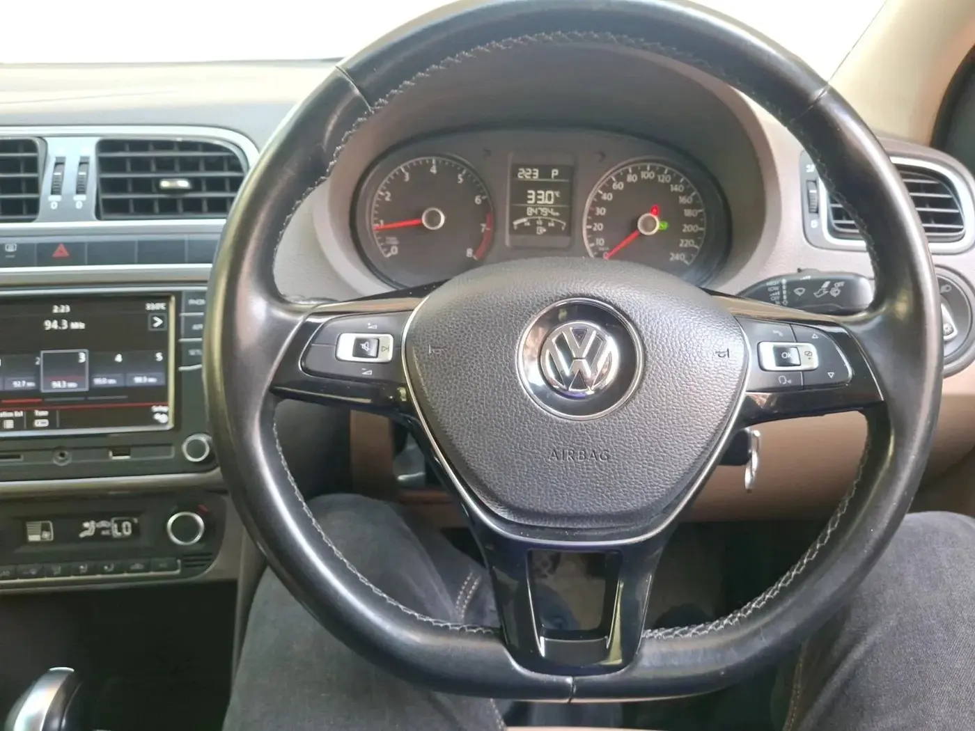 2020 Volkswagen Vento HIGHLINE PETROL AT, Petrol, Automatic, 6,00,000 km, interior