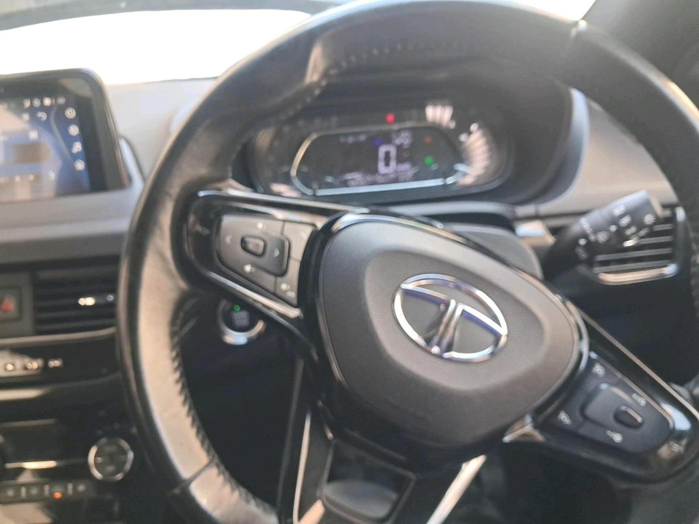 2022 Tata NEXON XZ PLUS (HS) PETROL DARK EDITION, Petrol, Manual, 70,638 km, interior