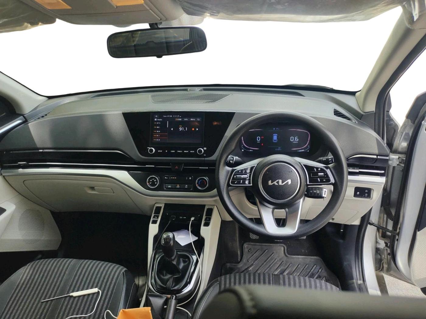 2022 KIA CARENS PRESTIGE 1.4 PETROL 7 STR, Petrol, Manual, 1,21,537 km, interior